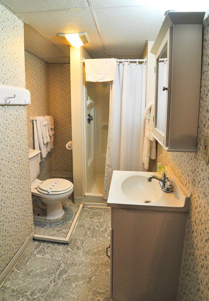 Beacon Inn 1087 Brookline Buitenkant foto