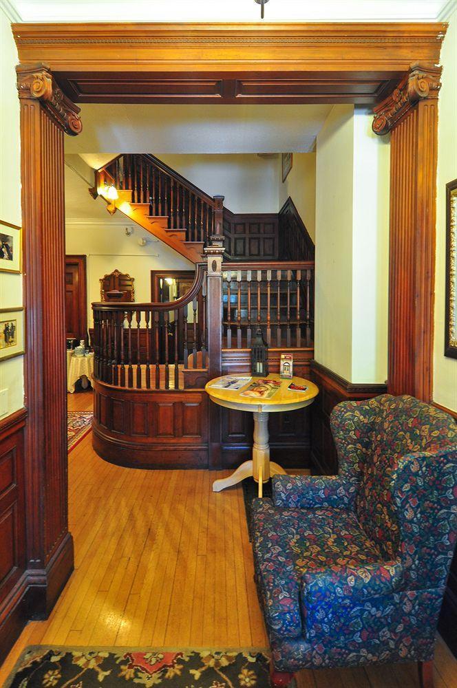 Beacon Inn 1087 Brookline Buitenkant foto